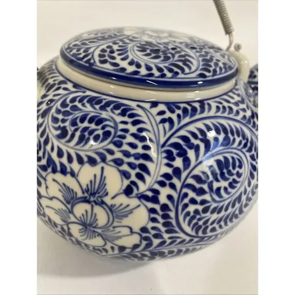 Vintage Japanese Teapot Ceramic Blue & White Handpainted‎ Floral Metal Handles - Picture 13 of 14